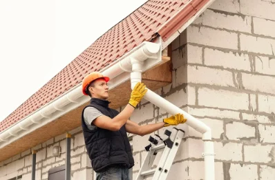 Pose et remplacement de gouttières à Étréaupont